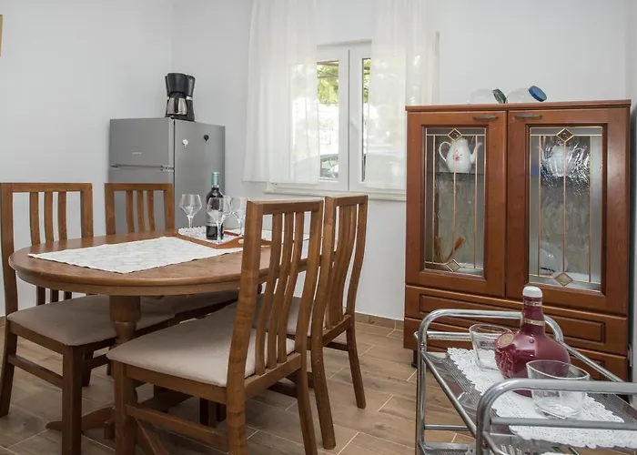 Situs Katarina Apartamento Trogir